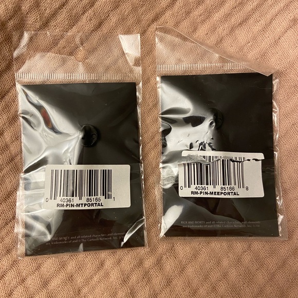 One Rick and one Morty Pin from SDCC 2016 - Picture 2 of 2